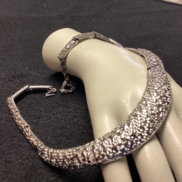 Vintage rare Monet necklace nice style. Silver tones just lovely in every way - Picture 1 of 10